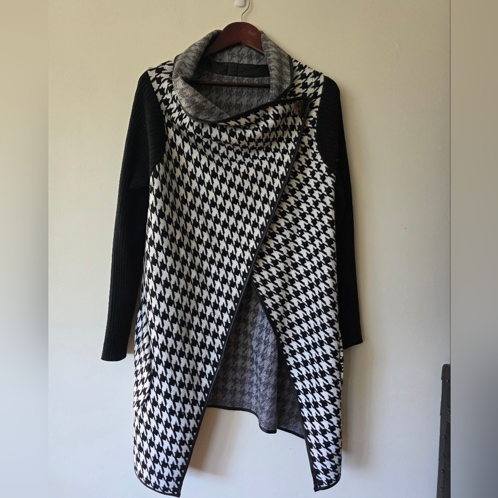 Open Front Houndstooth Cardigan with Drape Collar – Black & White